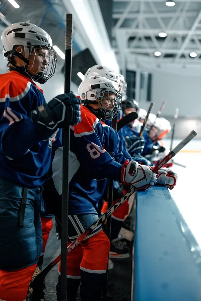 So, you're ready to rep the blue, green, and white? Awesome. Whether you're heading to Rogers Arena or watching from home, having the ri